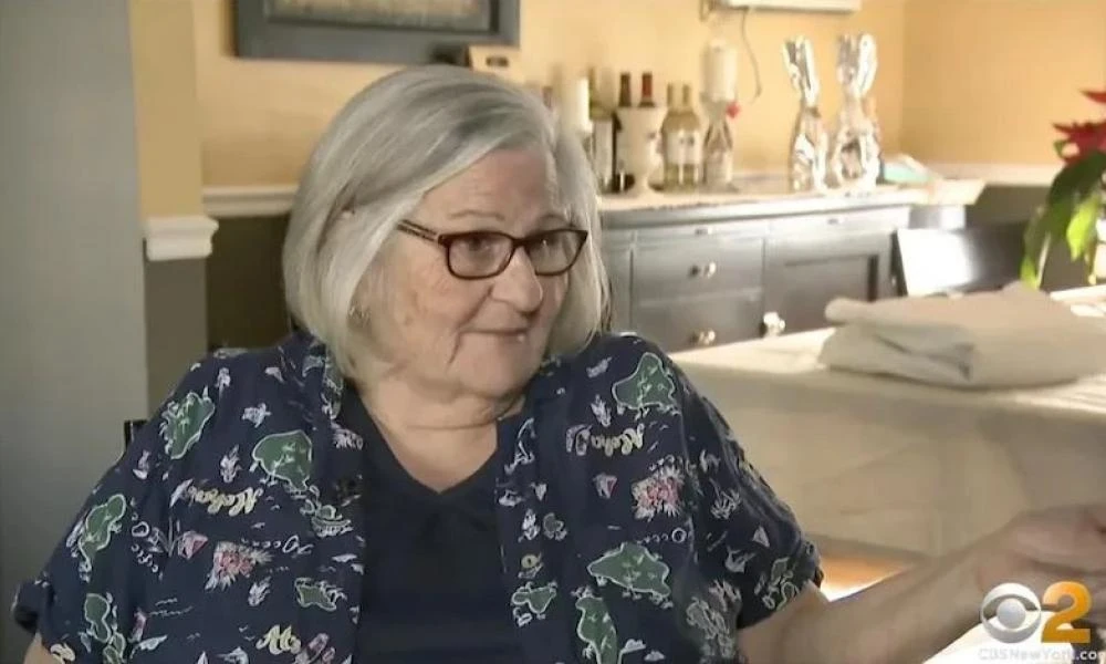 Η εκδίκηση της γιαγιάς: Απατεώνας προσπάθησε να ξεγελάσει μια 73χρονη αλλά του την... έφερε